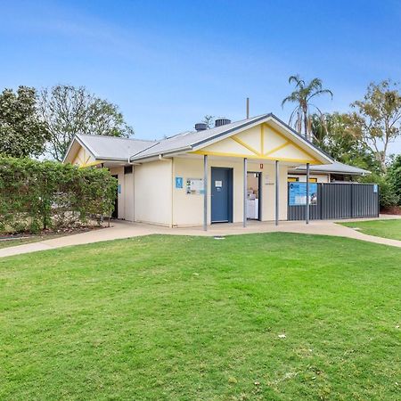 Narrabri Big Sky Caravan Park Екстер'єр фото