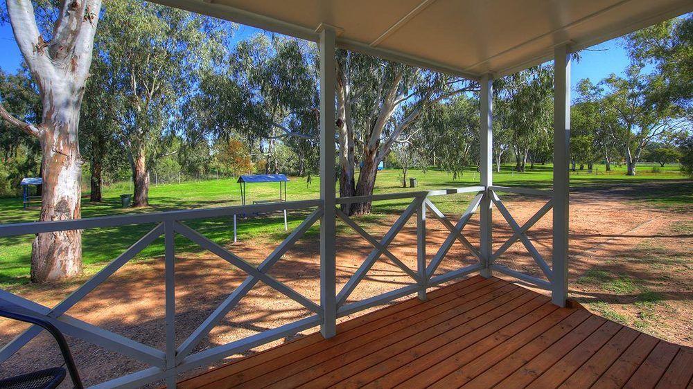Narrabri Big Sky Caravan Park Екстер'єр фото